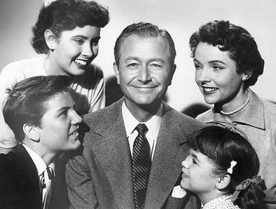 FATHER KNOWS BEST - THE COMPLETE SERIES (1954-1960) Robert Young